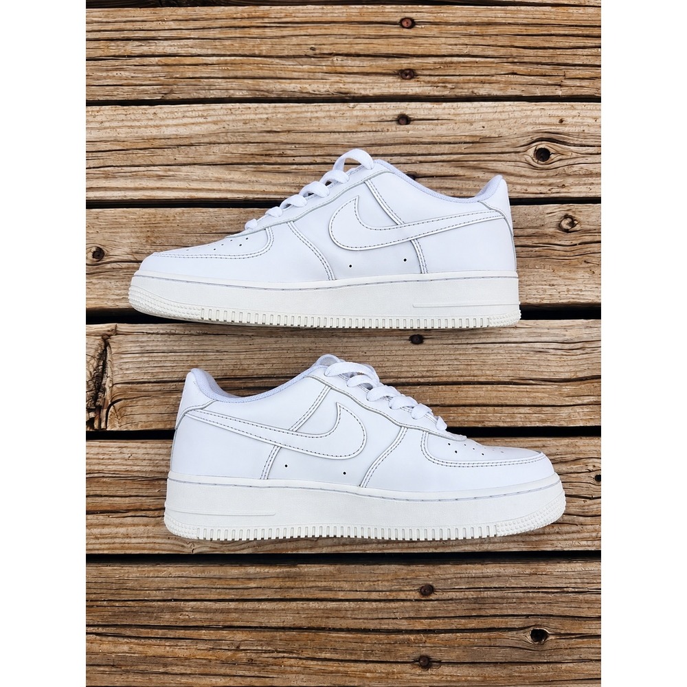 Nike Air Force 1 '07 Youth Unisex size 6.5Y or Woman 8